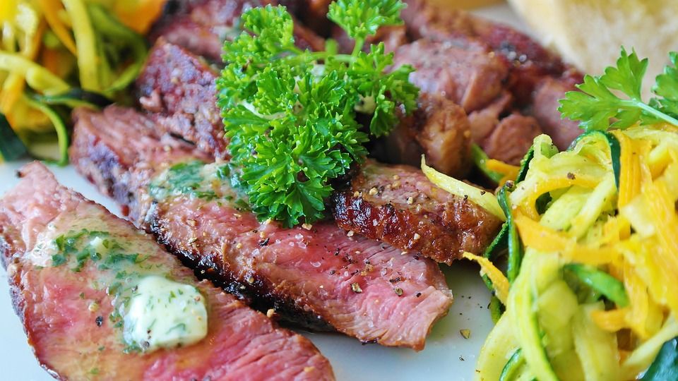 Jak przygotować pyszne i soczyste mięso?